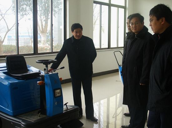 新年首個工作日，縣長蒞臨我公司考察指導工作